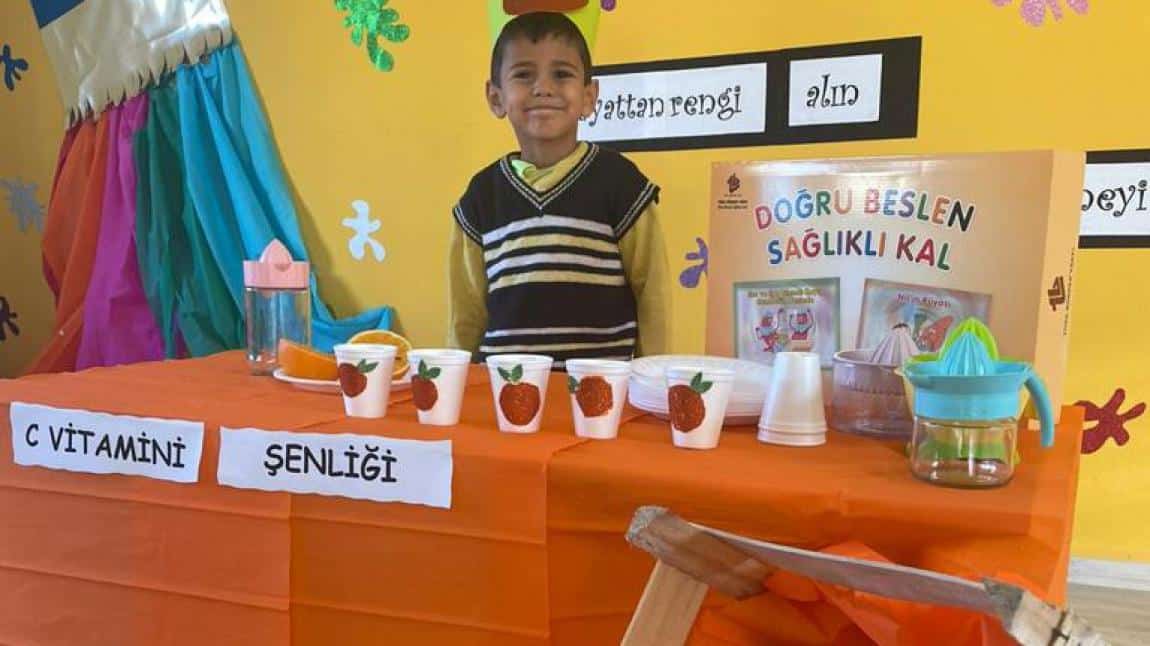 Dümrek'teki Anasınıfı Öğrencilerimiz C Vitamini Şenliği Yaptılar